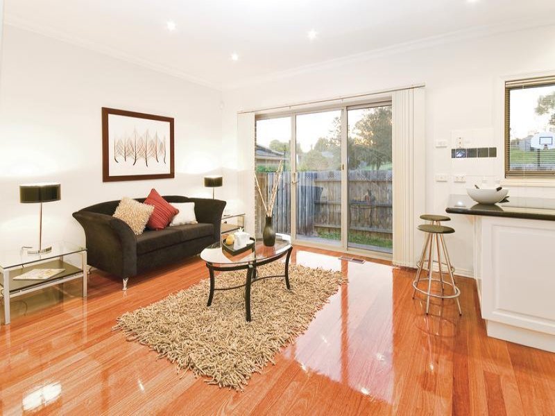 13 Kingswood Rise, Box Hill South image 4