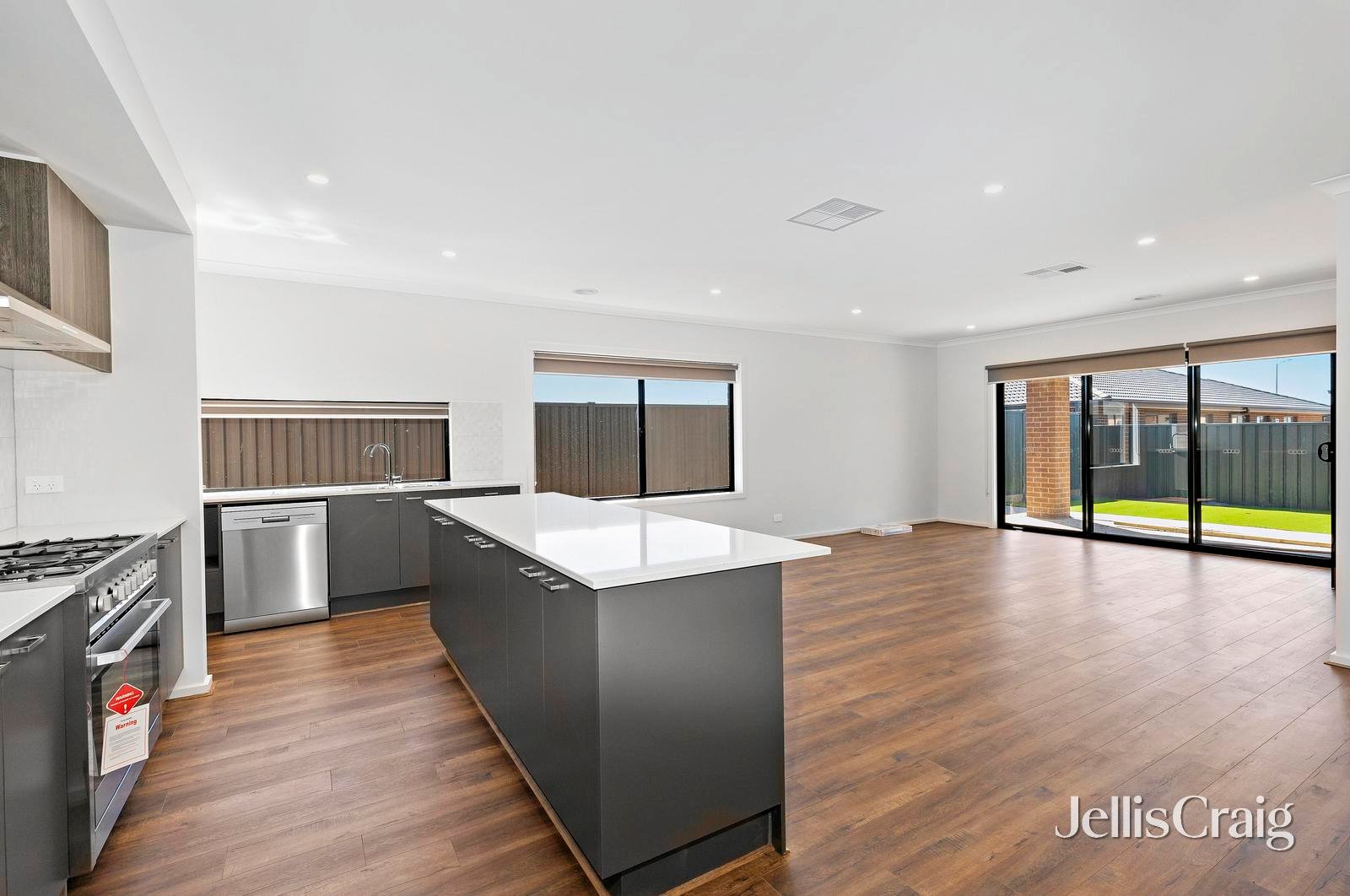 13 Kite Street, Winter&nbsp;Valley image 2