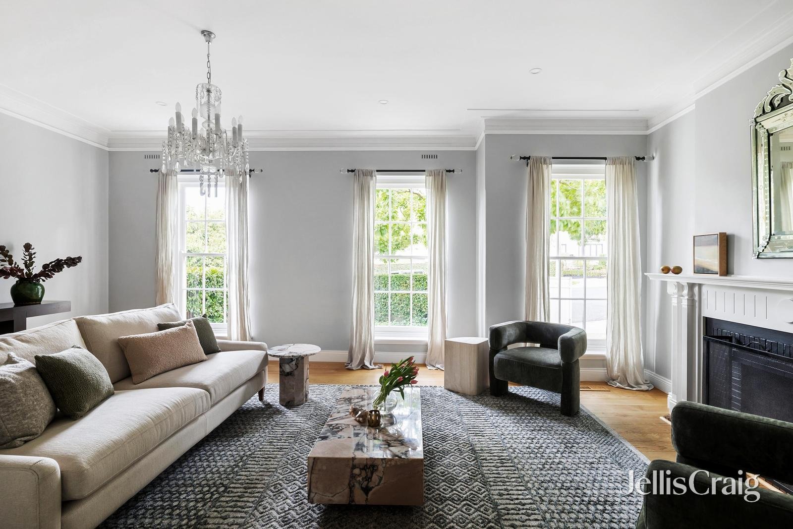 13 Kyeamba Grove, Toorak image 2