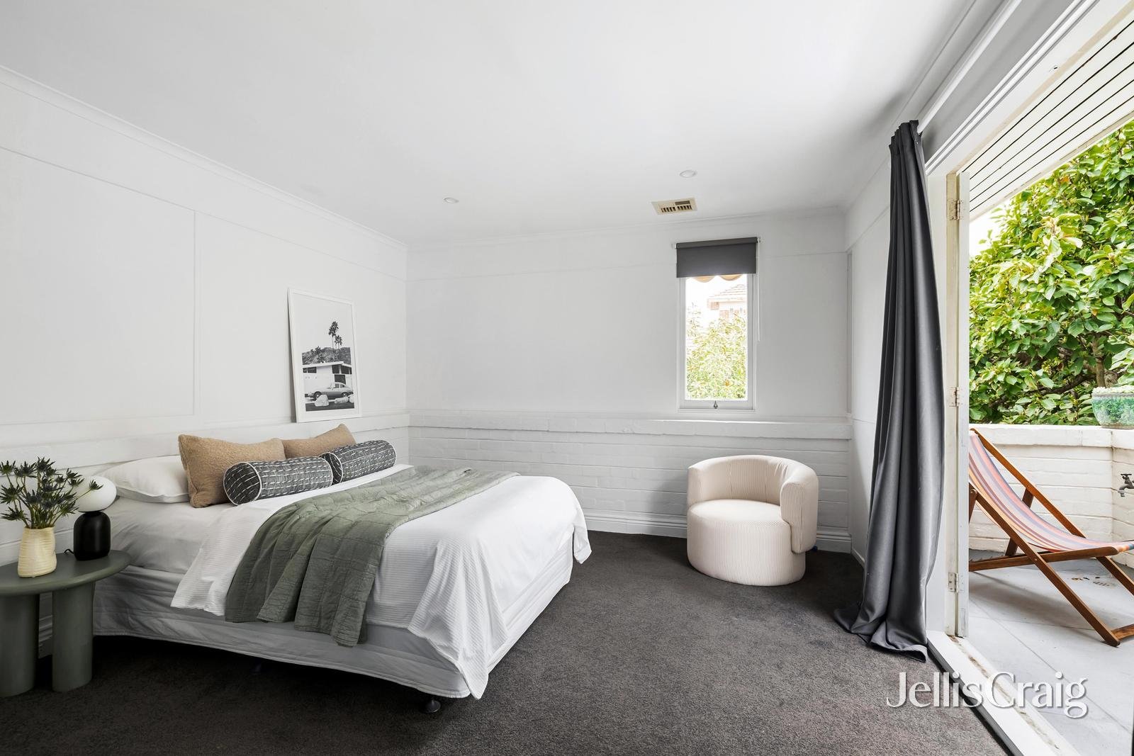 13 Kyeamba Grove, Toorak image 14