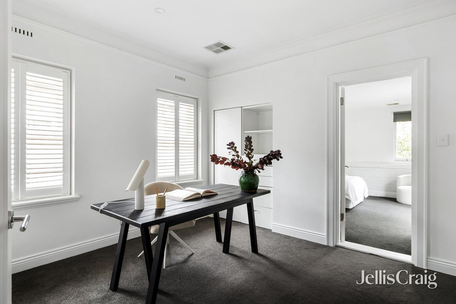 13 Kyeamba Grove, Toorak image 17