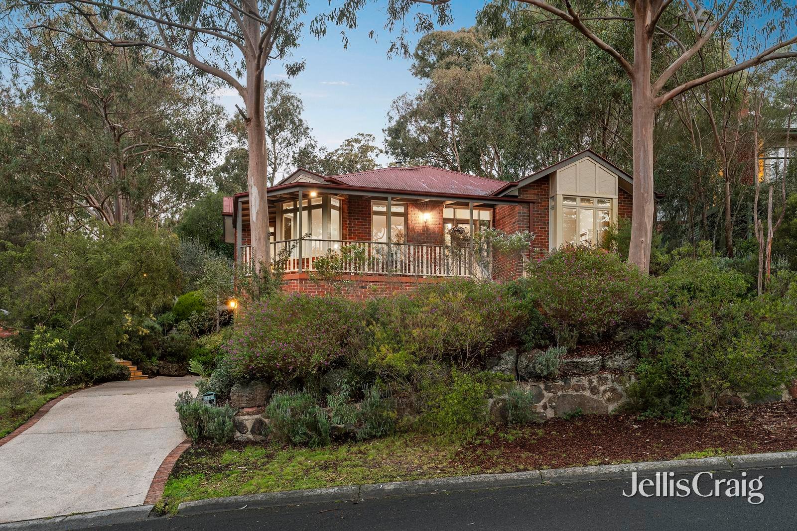 13 Laleham Court, Eltham image 1