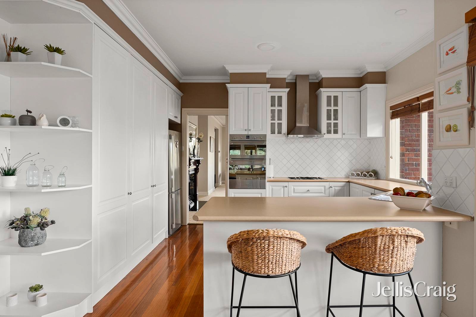13 Laleham Court, Eltham image 5