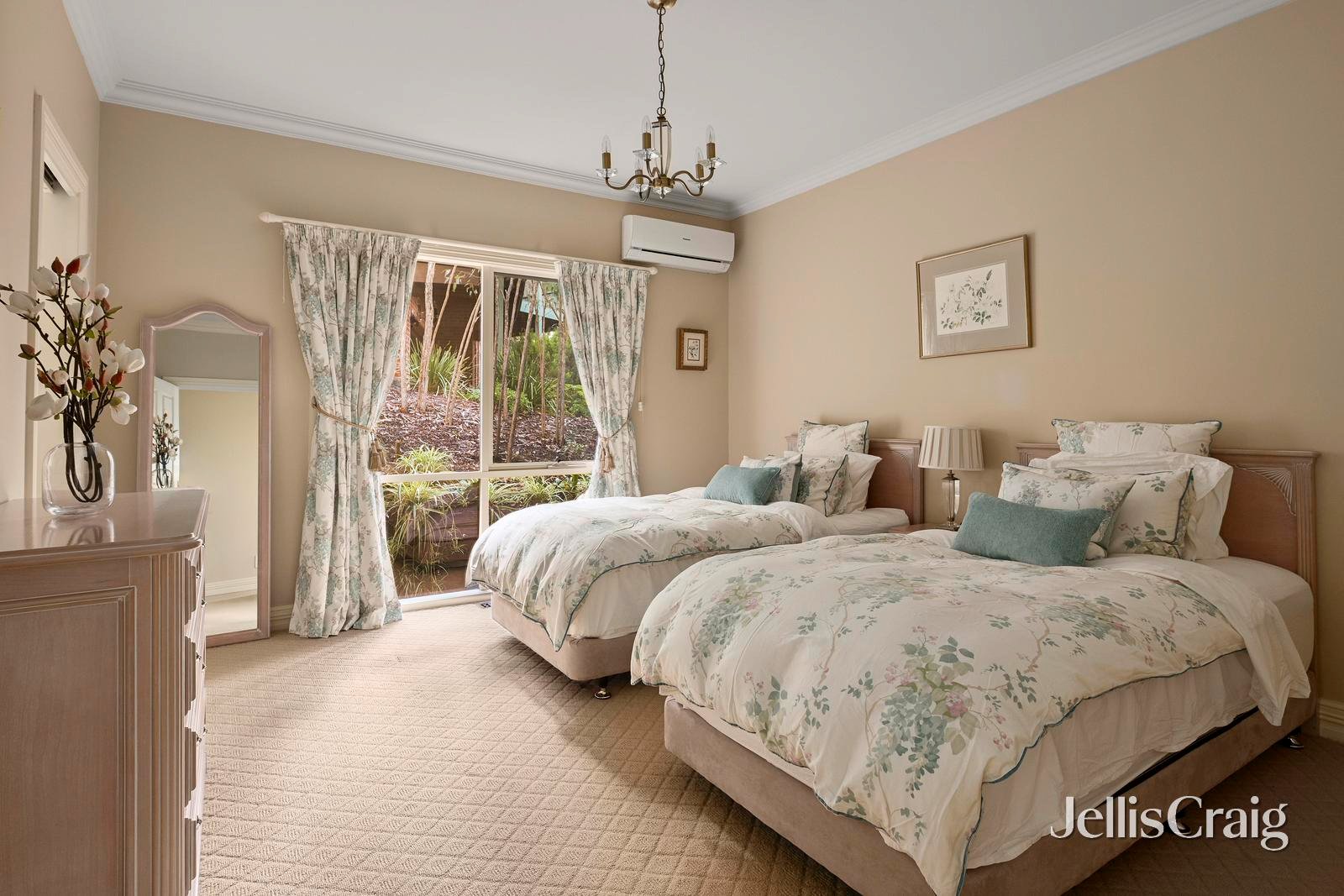 13 Laleham Court, Eltham image 12