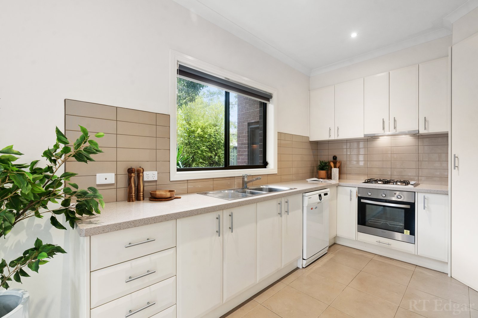 Property Gallery Thumbnail 3