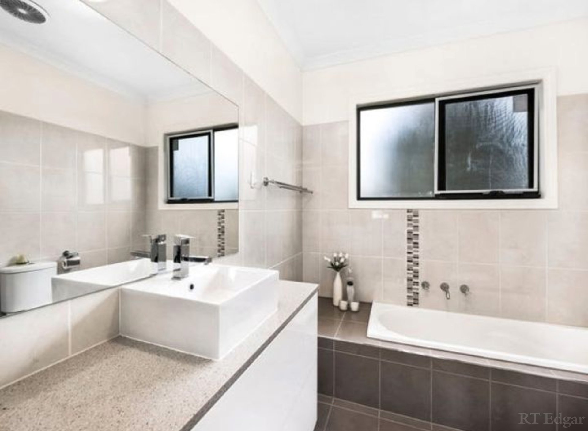 Property Gallery Thumbnail 7