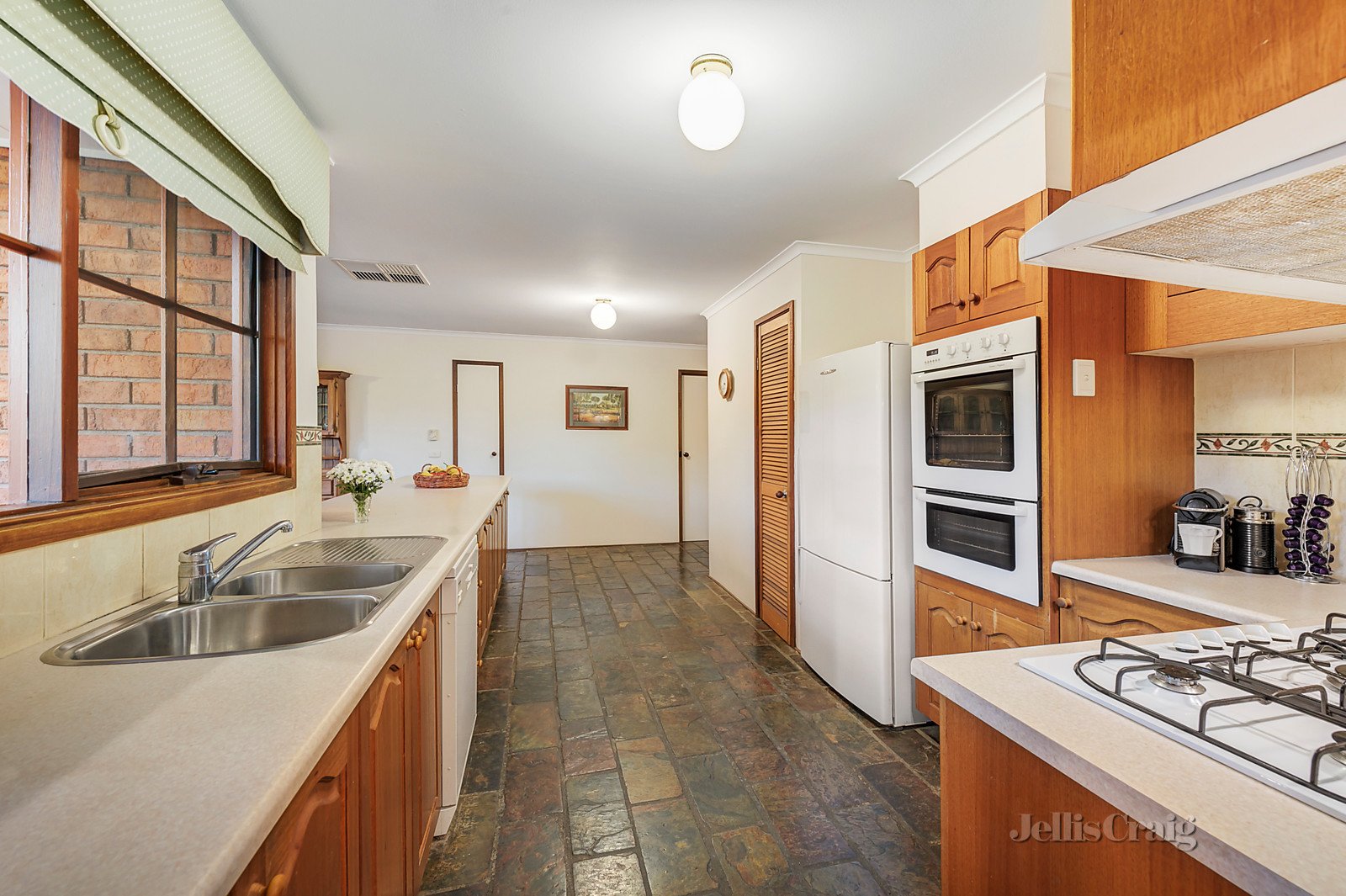 13 Lawsons Court, Templestowe image 3