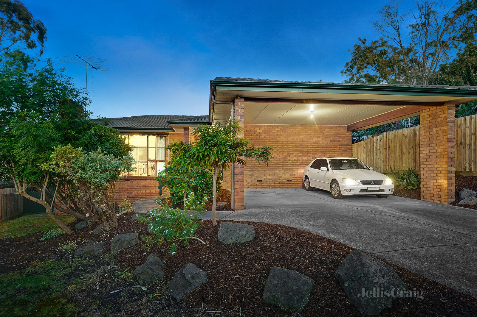 13 Lawsons Court, Templestowe image 9