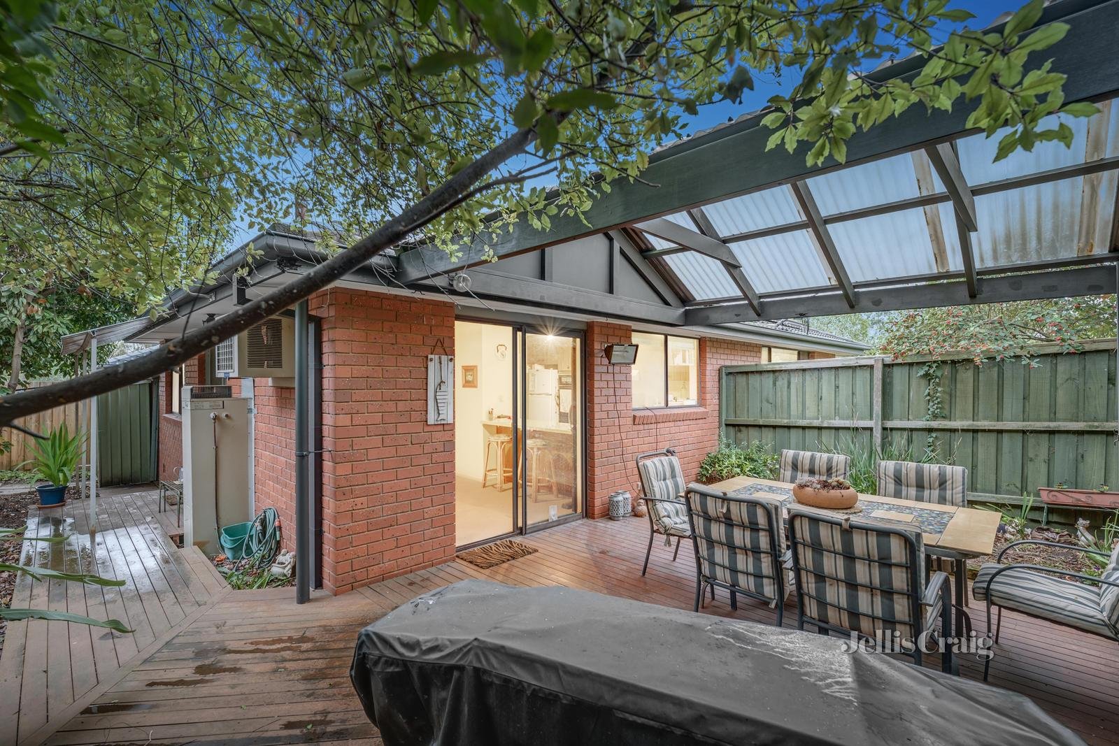 1/3 Leigh Street, Mount Waverley image 3