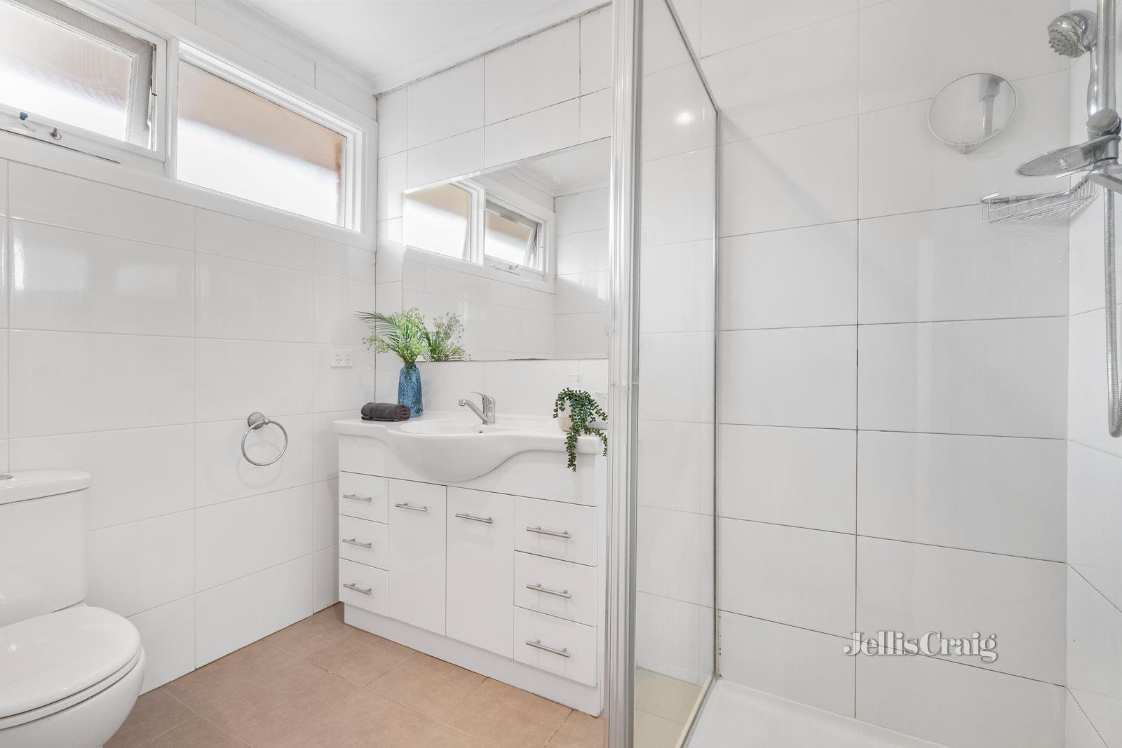 1/3 Leila Street, Mount Waverley image 6