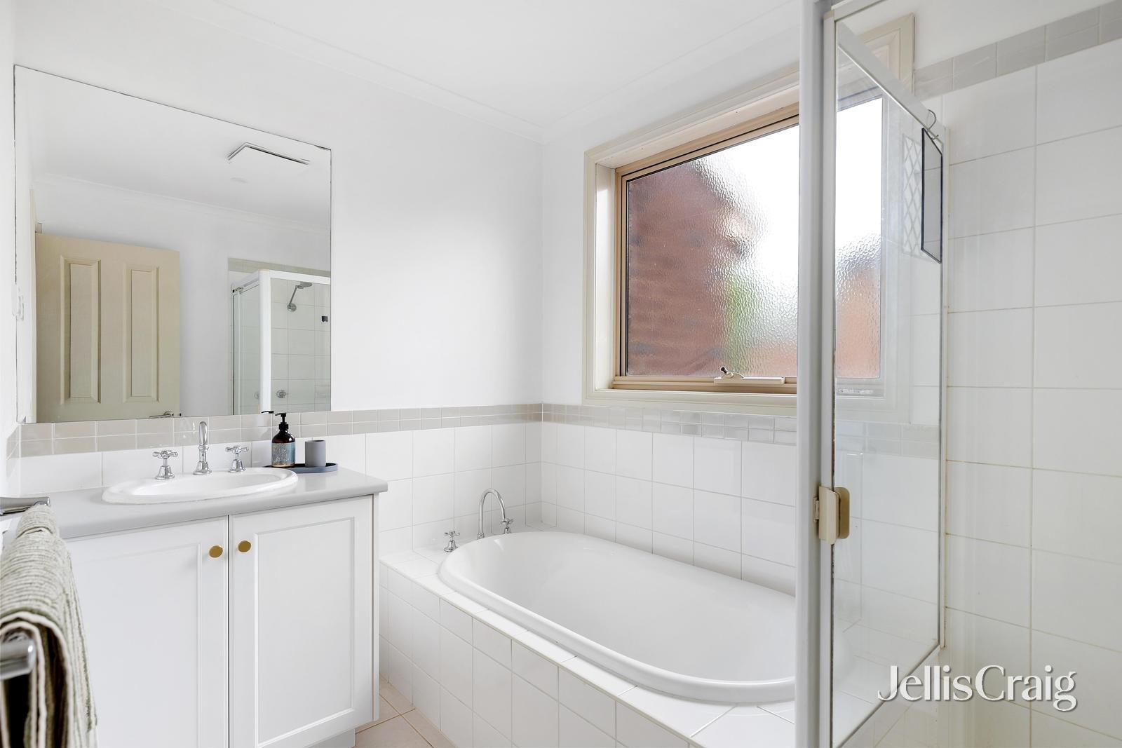 13 Lemon Gum Parade, Bundoora image 9