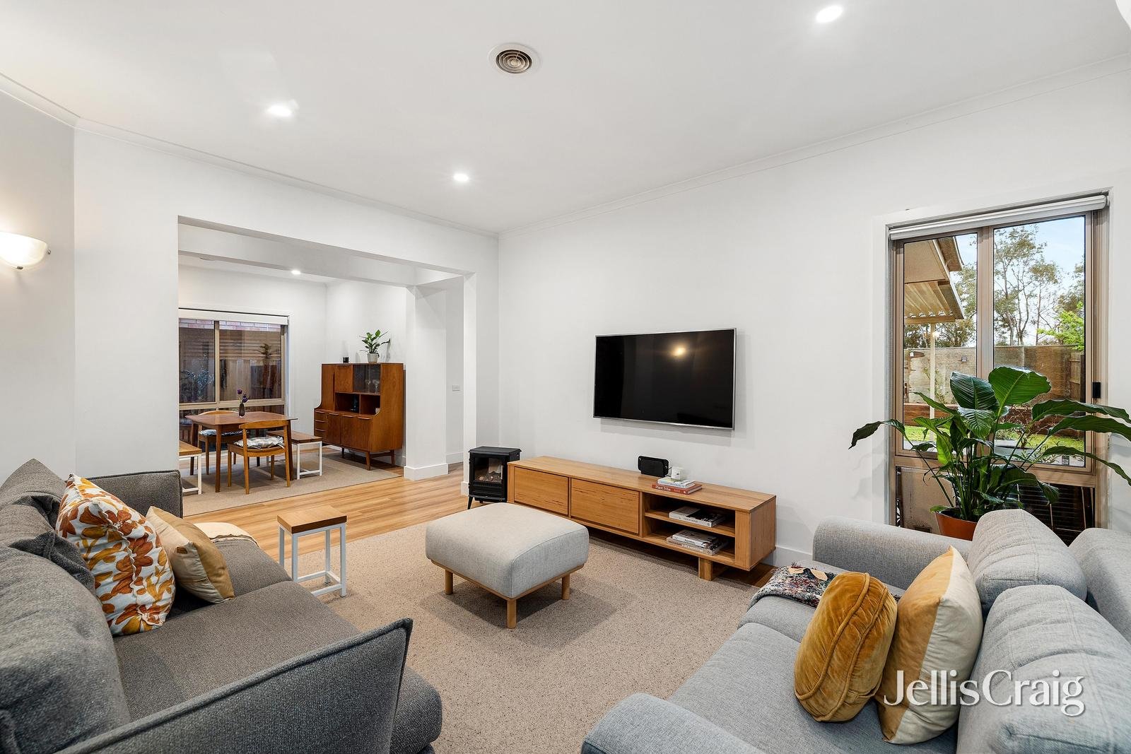 13 Lemon Gum Parade, Bundoora image 3