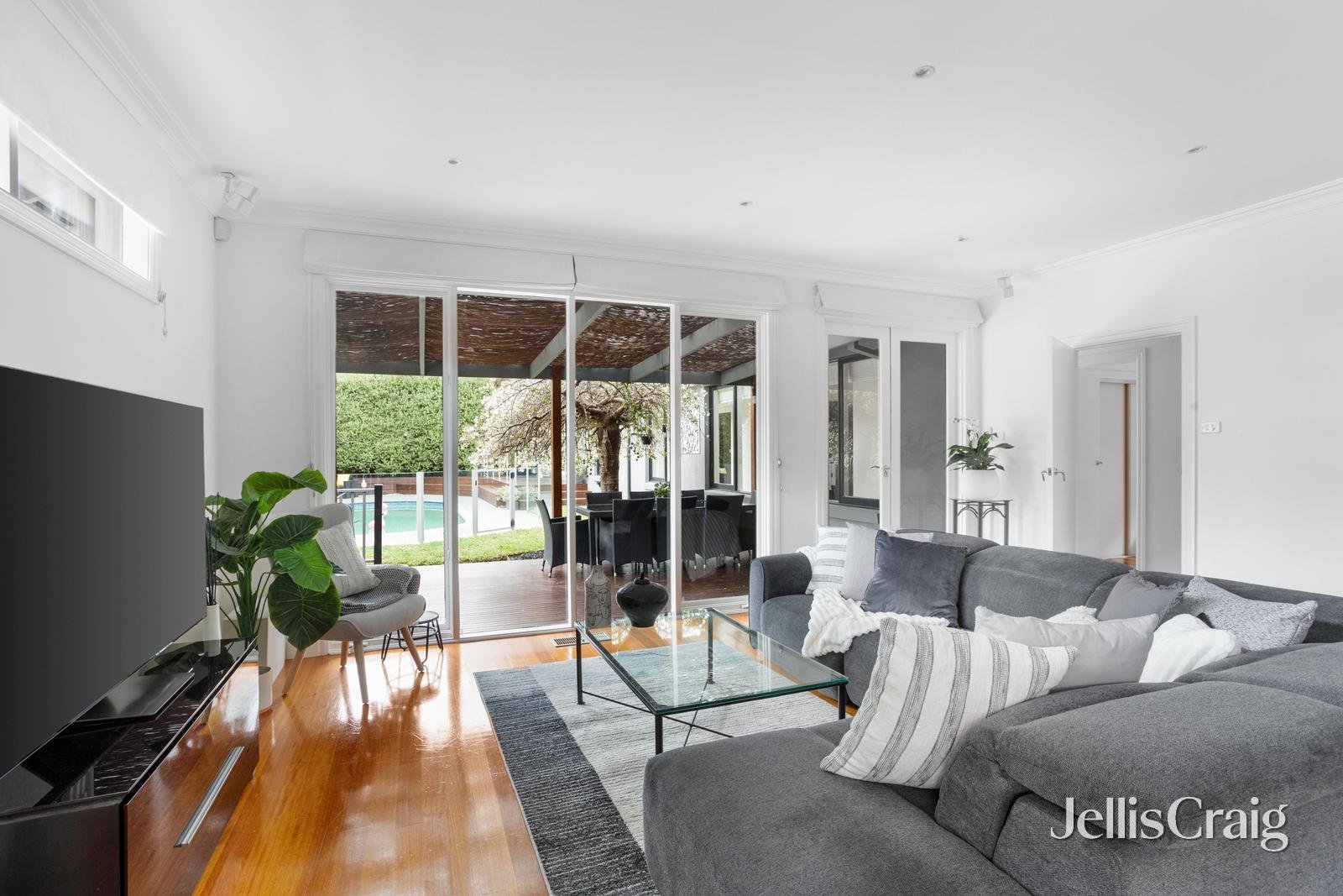 13 Lesley Street, Camberwell image 5