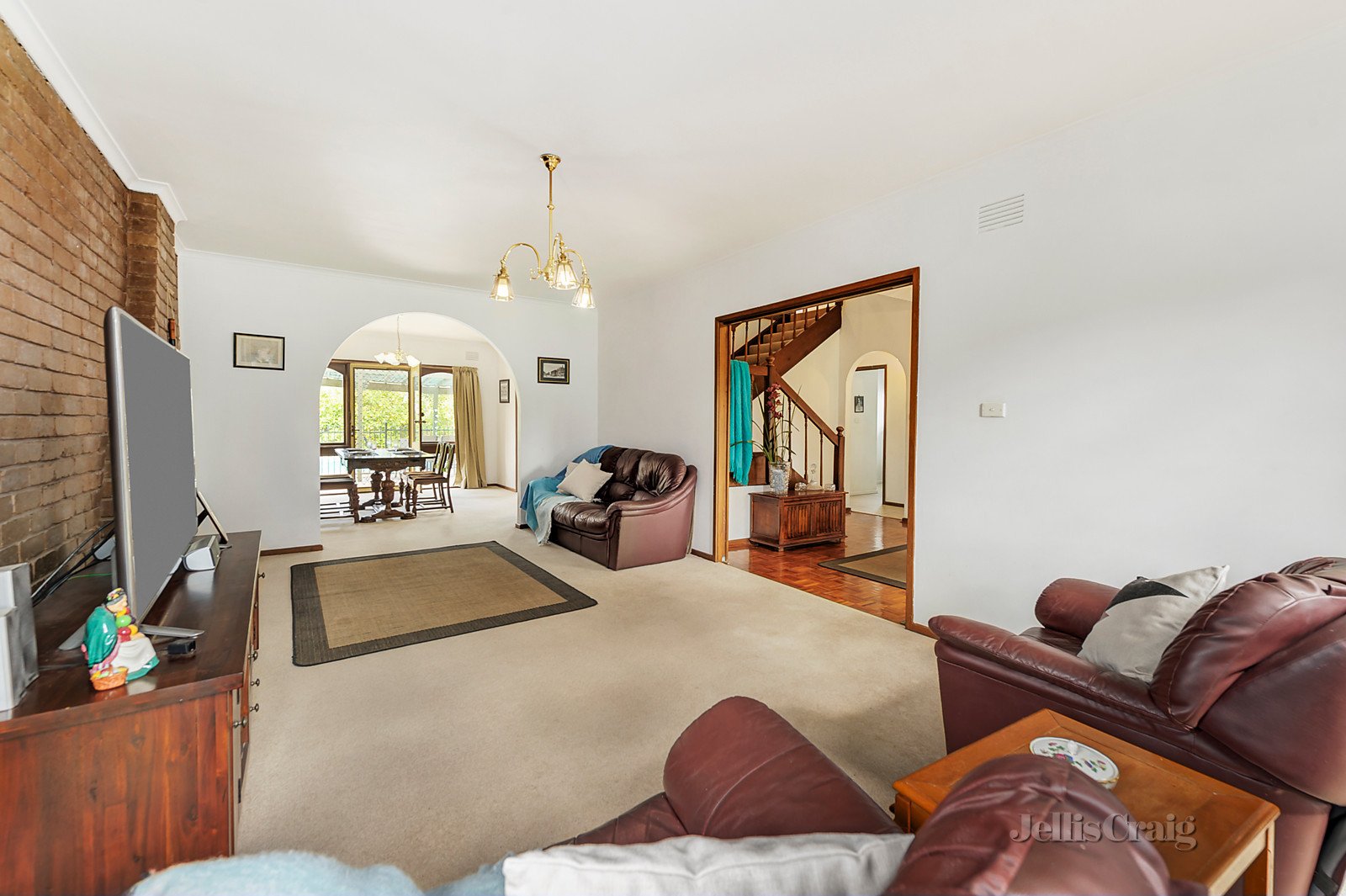 13 Leslie Grove, Ringwood North image 3