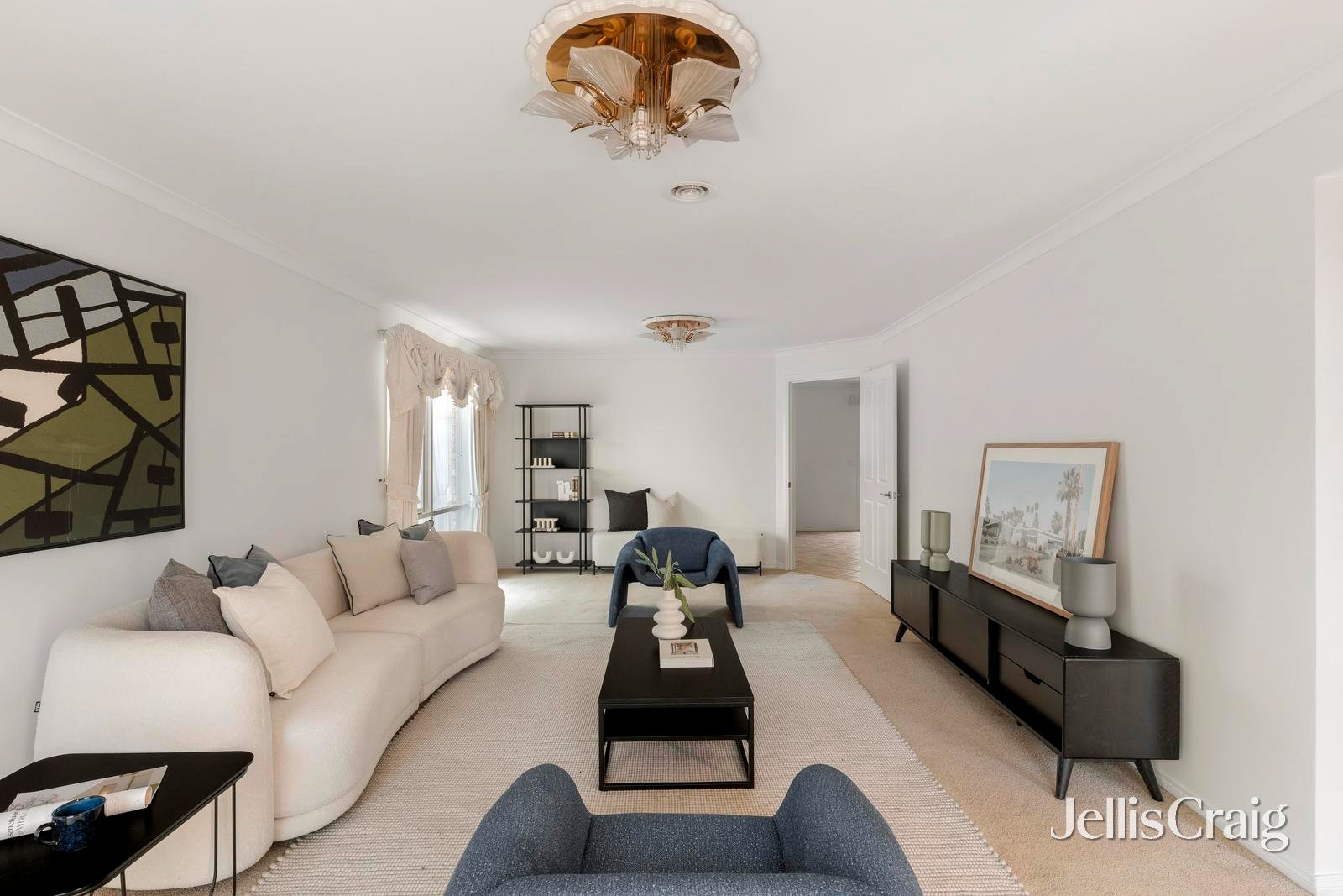 13 Liat Way, Greensborough image 2