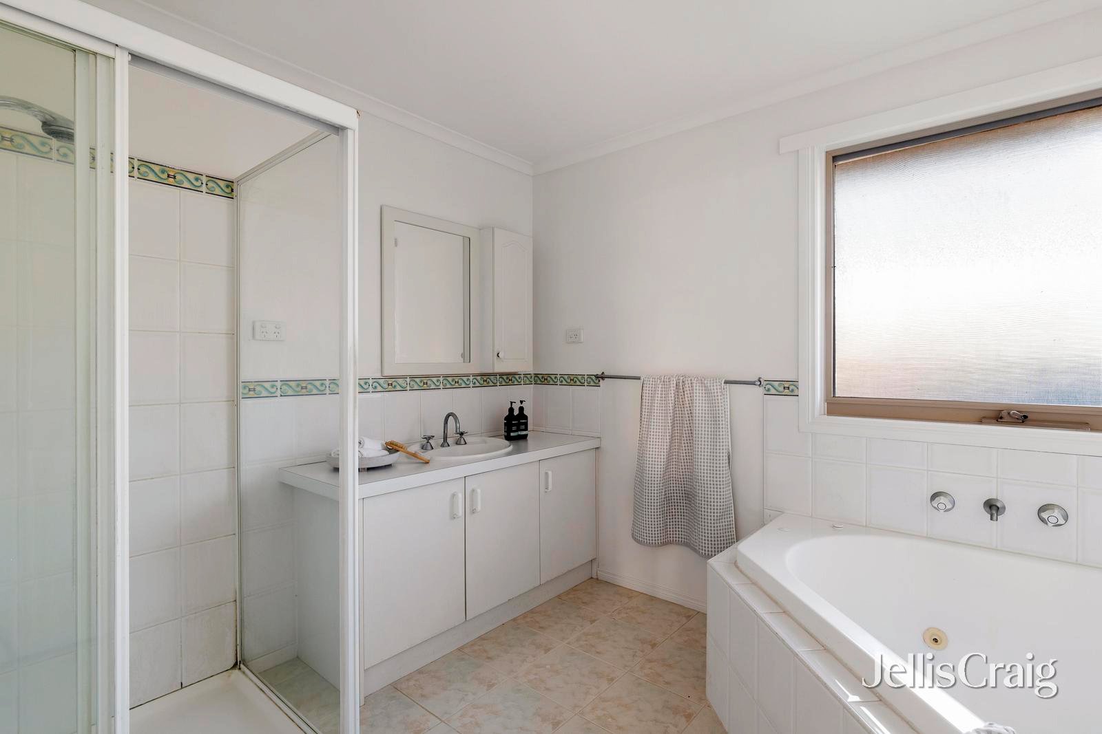 13 Liat Way, Greensborough image 14