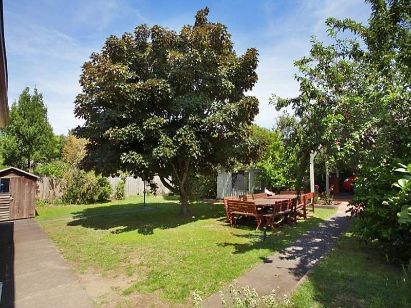 13 Lightfoot Street, Mont Albert image 3