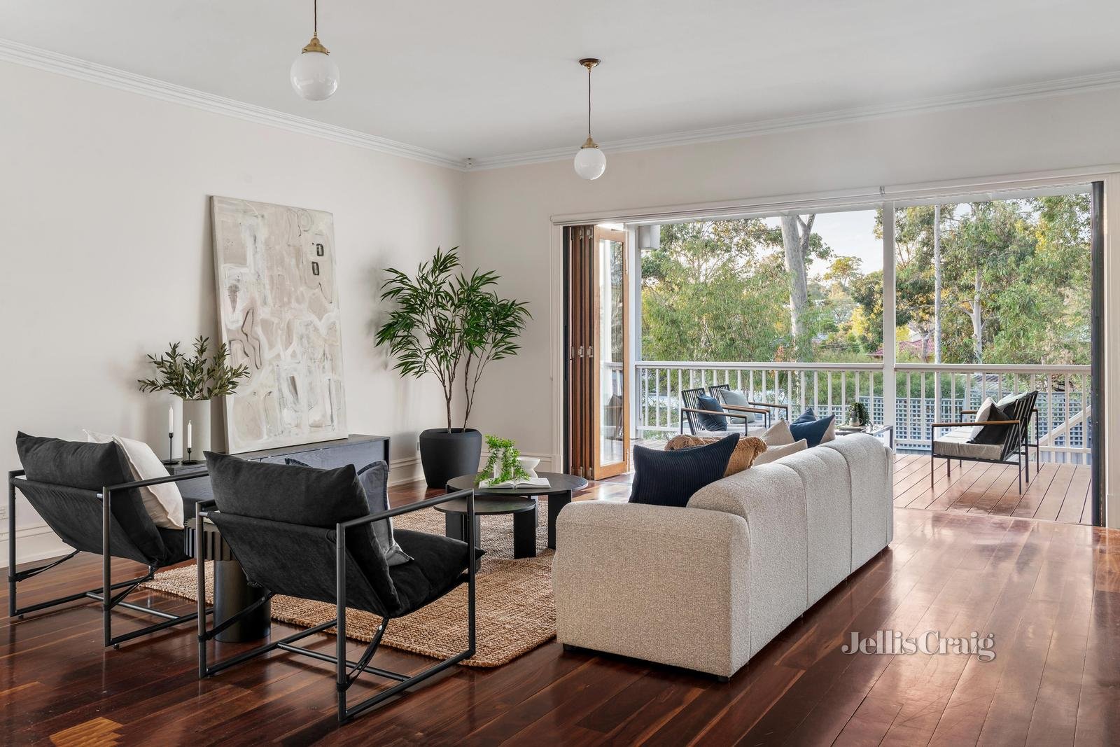 13 Lilian Parade, Eltham image 4