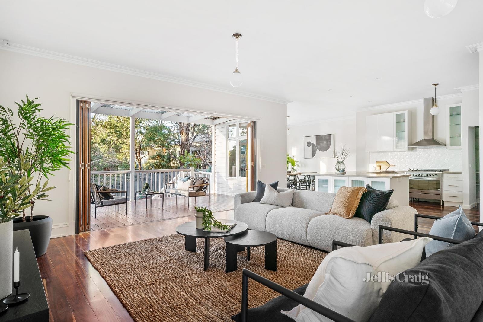 13 Lilian Parade, Eltham image 5