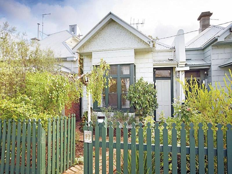 13 Lingwell Road, Hawthorn East image 1