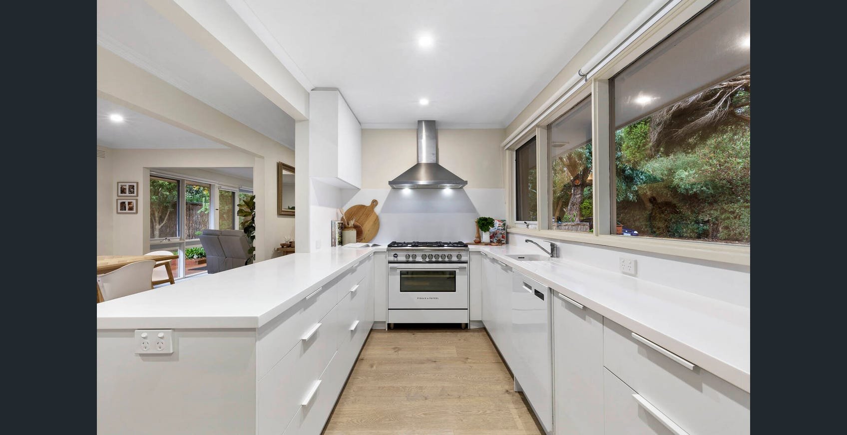Property Gallery Thumbnail 3