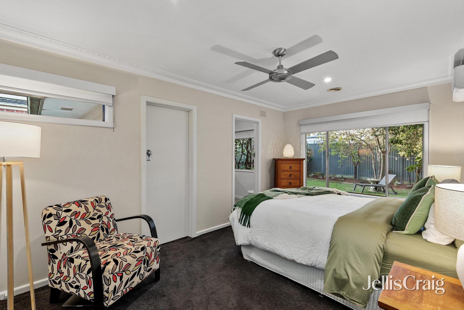 13 London Court, Greensborough image 9