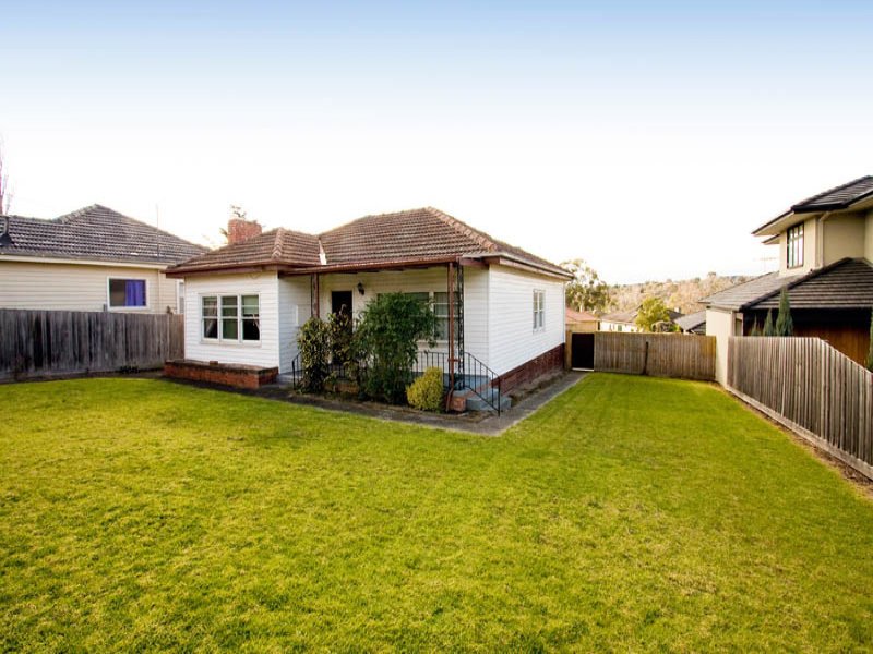 13 Loraine Avenue, Box Hill North image 2