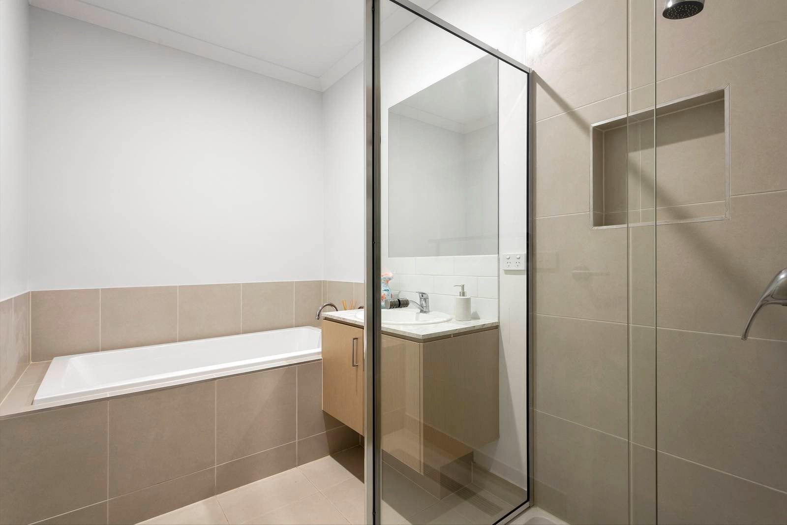 Property Gallery Thumbnail 11
