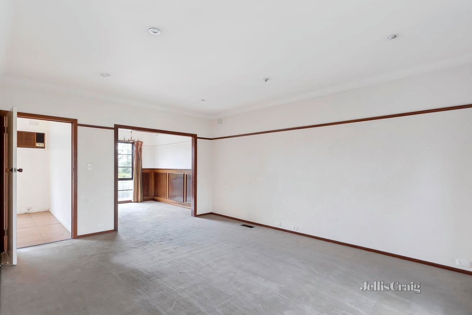 13 Loxley Court, Doncaster East image 3