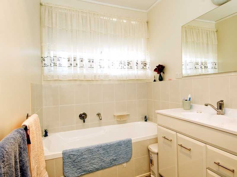 13 Lucas Street, Newcomb image 7