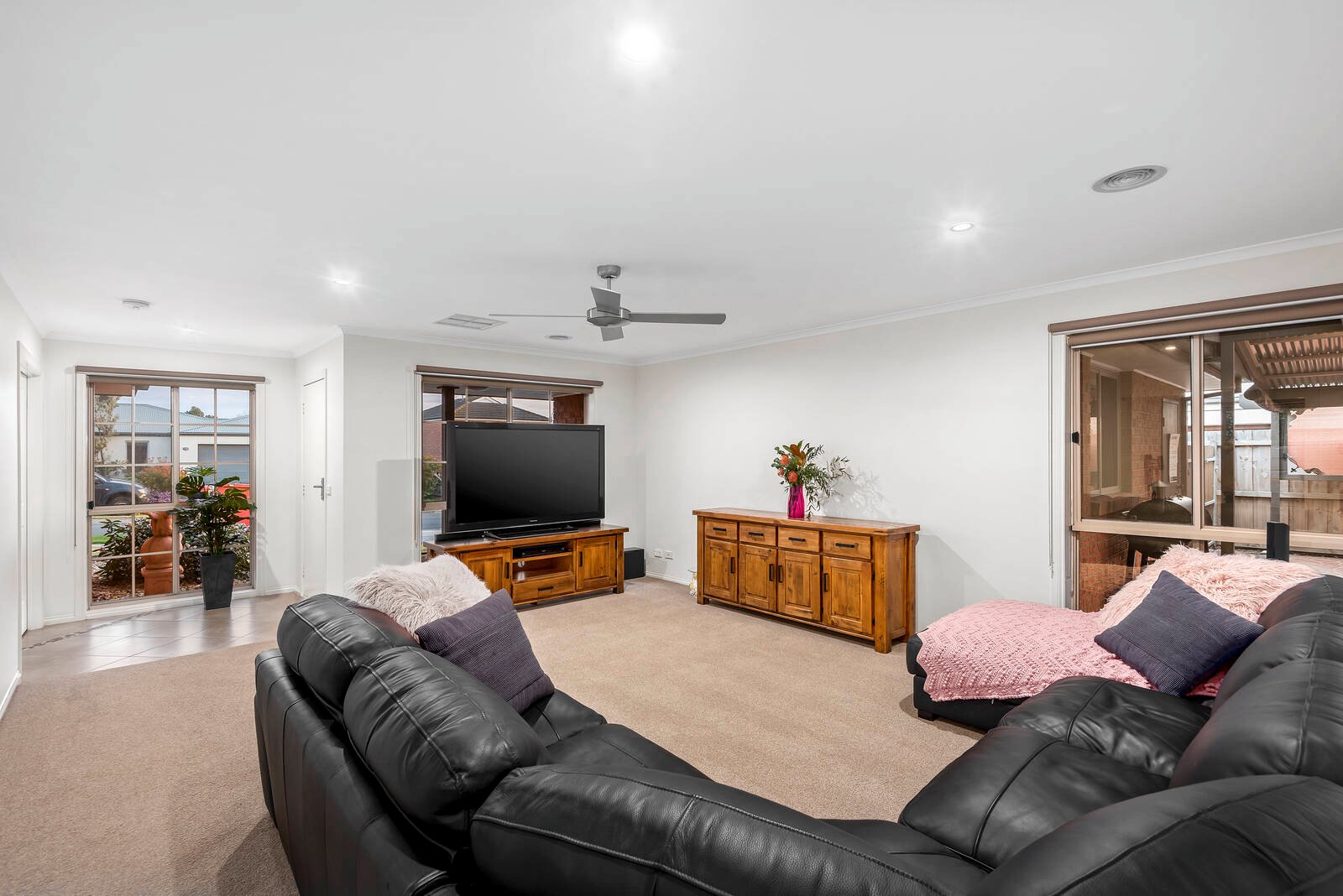 Property Gallery Thumbnail 6