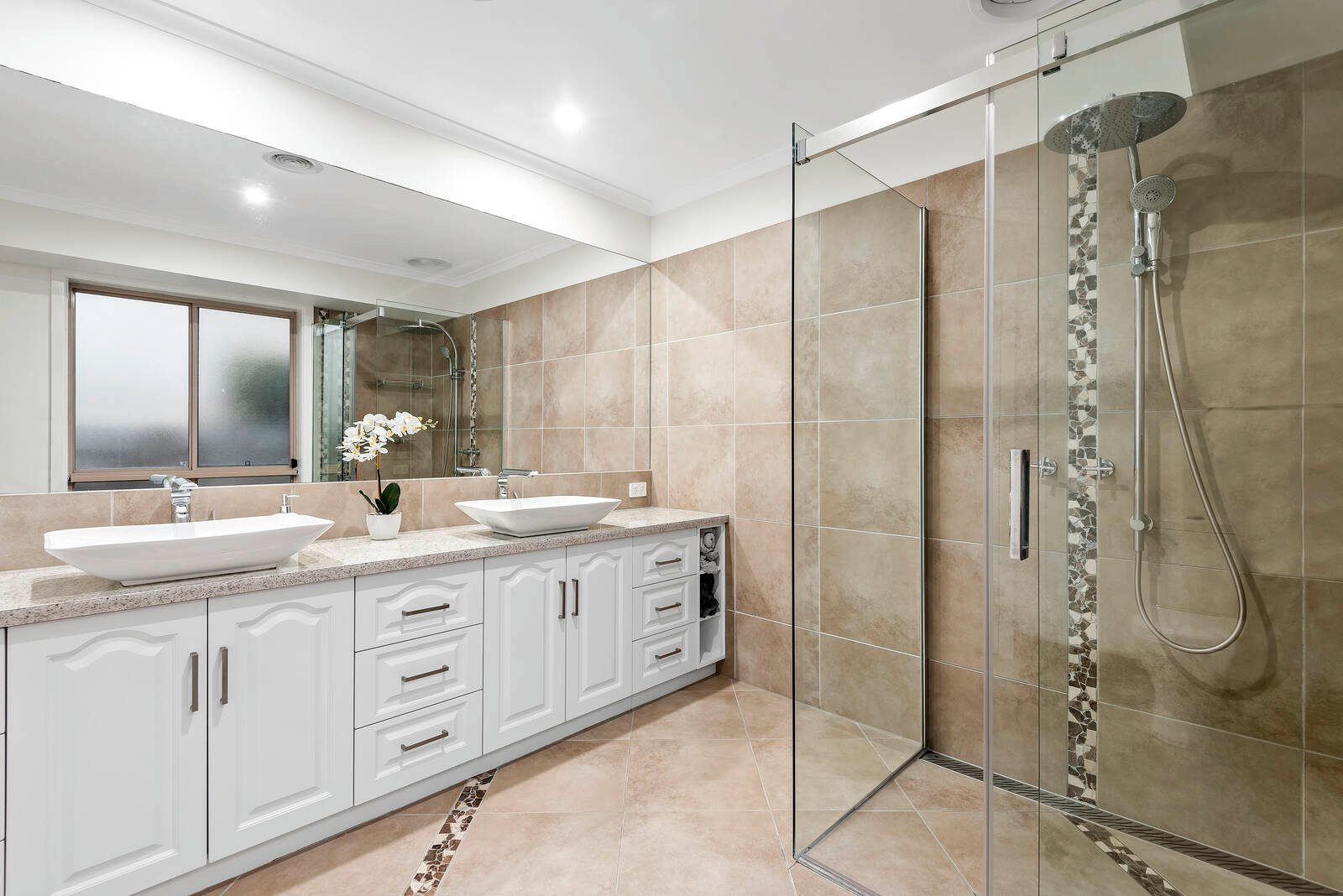 Property Gallery Thumbnail 8