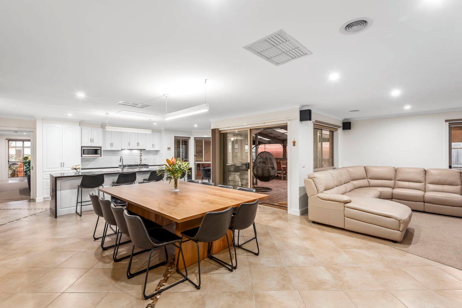 Property Gallery Thumbnail 9