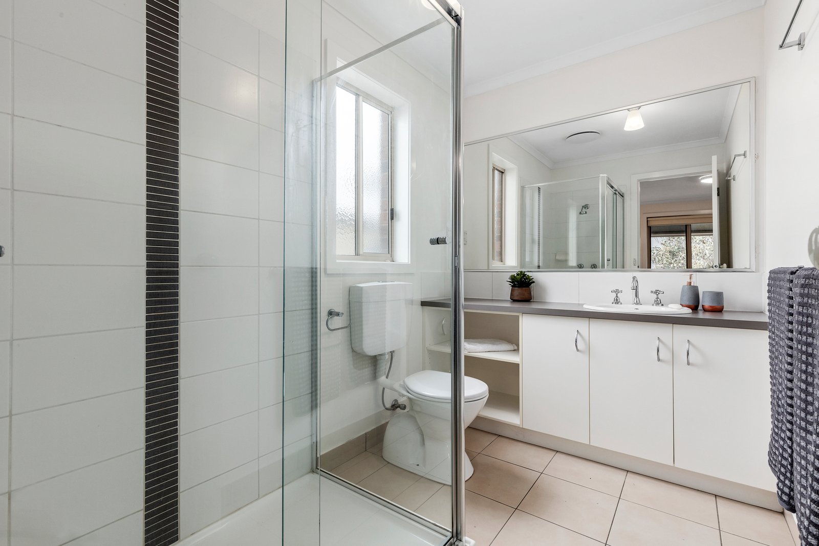 Property Gallery Thumbnail 12