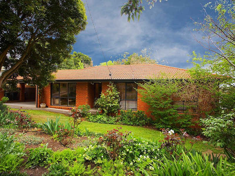 13 Mariana Avenue, Croydon South image 1
