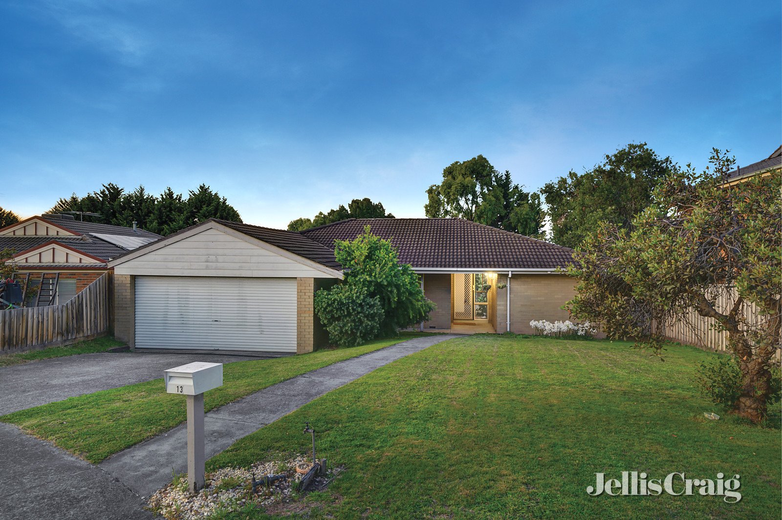 13 Marraroo Close, Bayswater North image 1