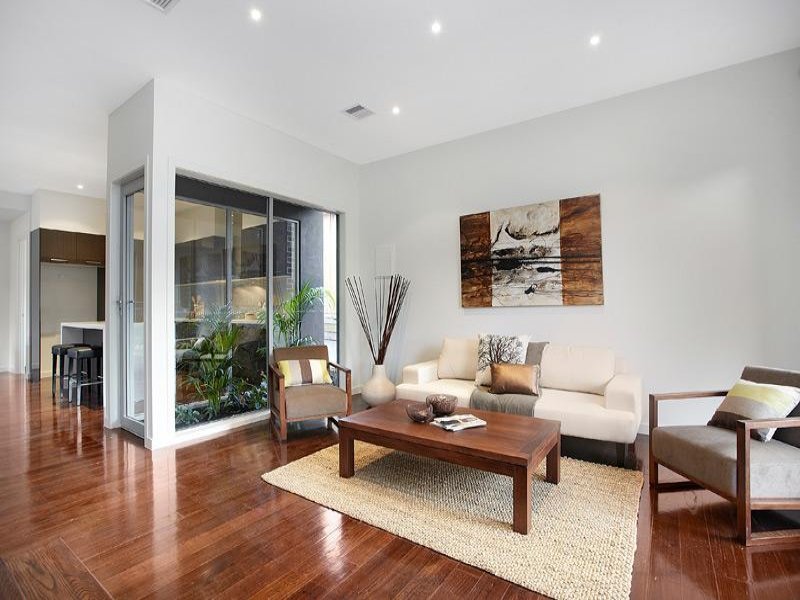 1/3 Middlesex Road, Surrey Hills image 2