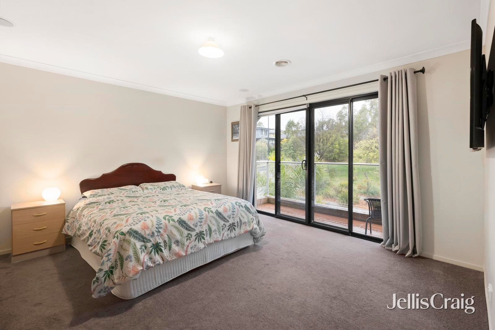 13 Millard Street, Croydon image 7