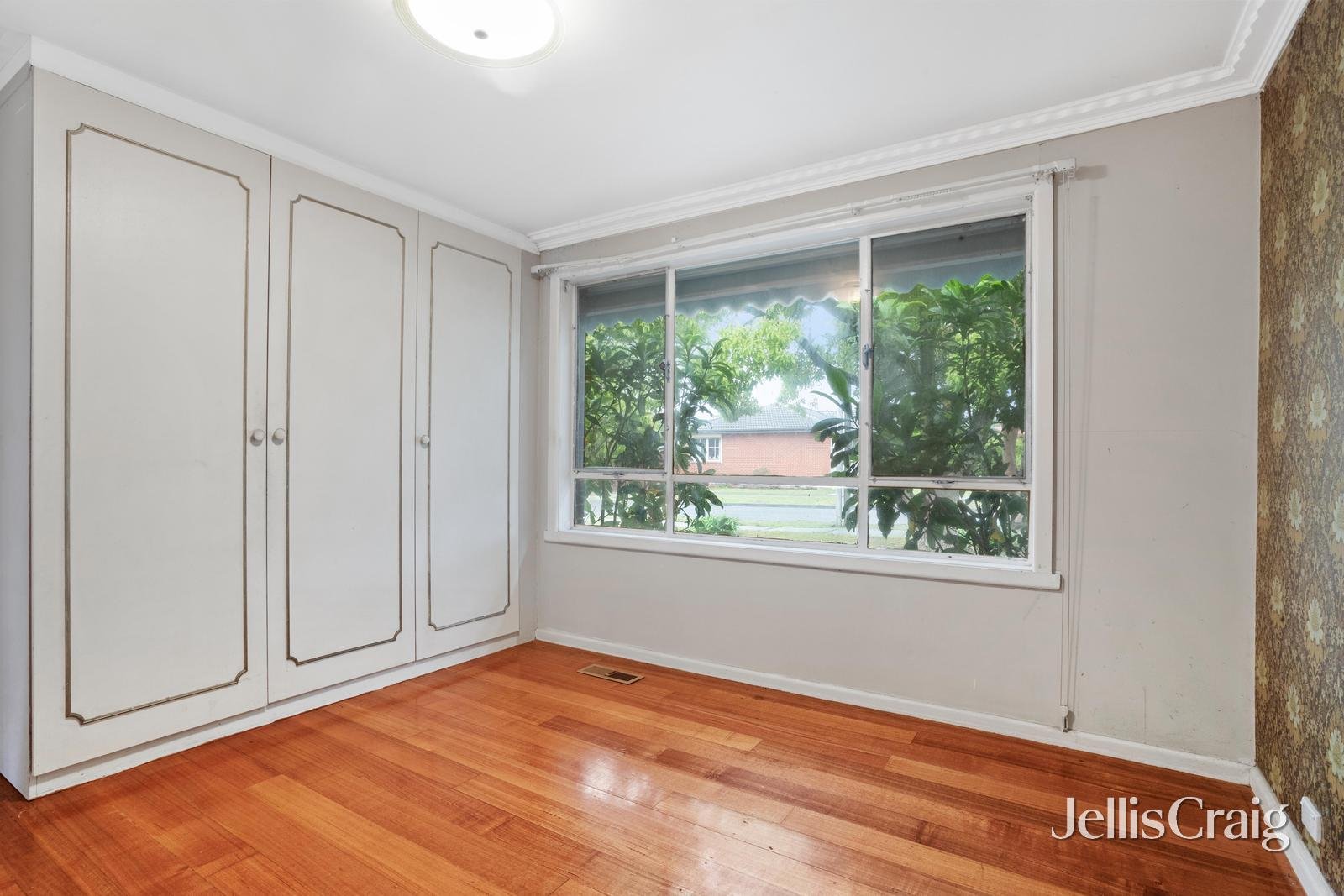 13 Milton Crescent, Mulgrave image 4
