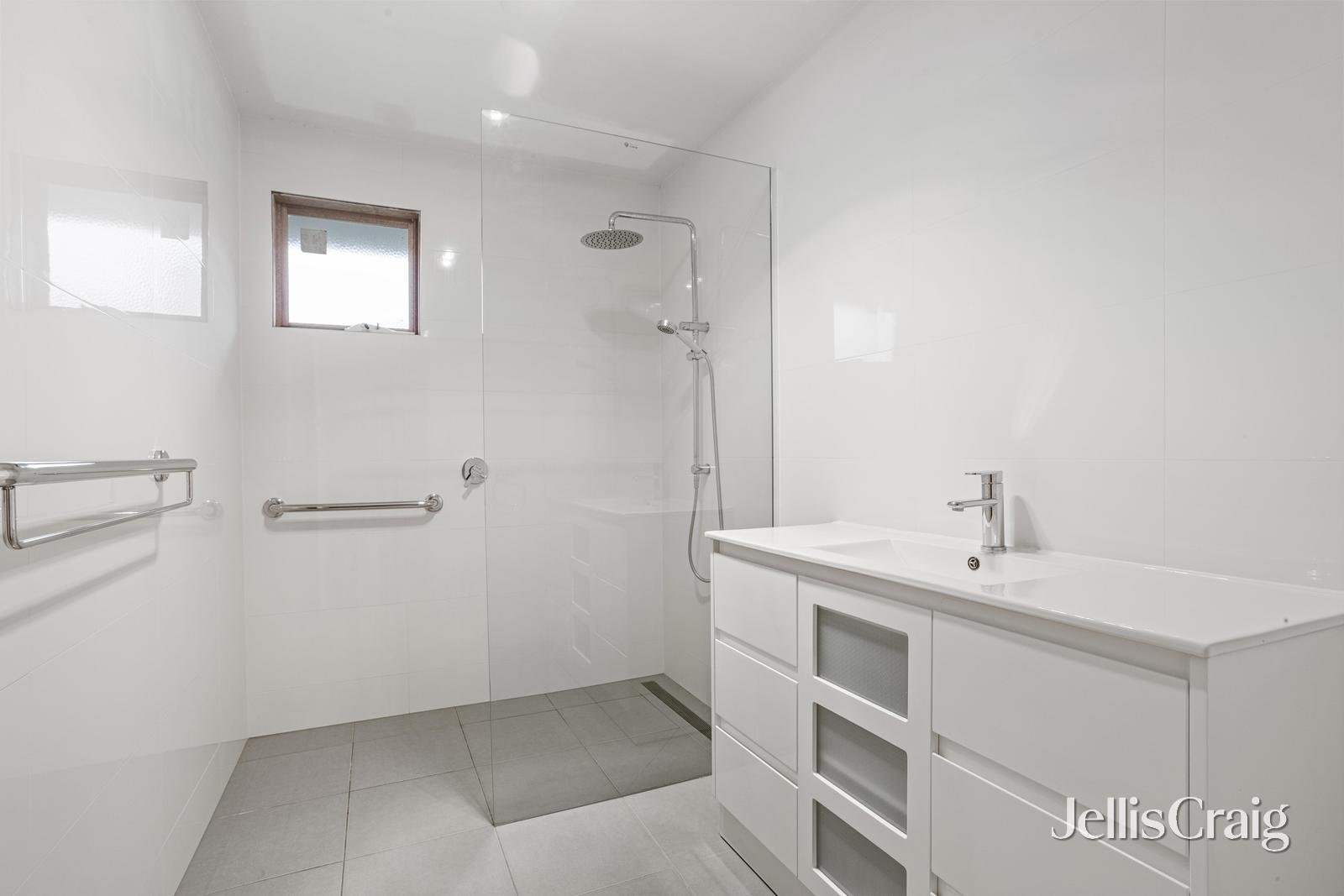 13 Milton Crescent, Mulgrave image 5