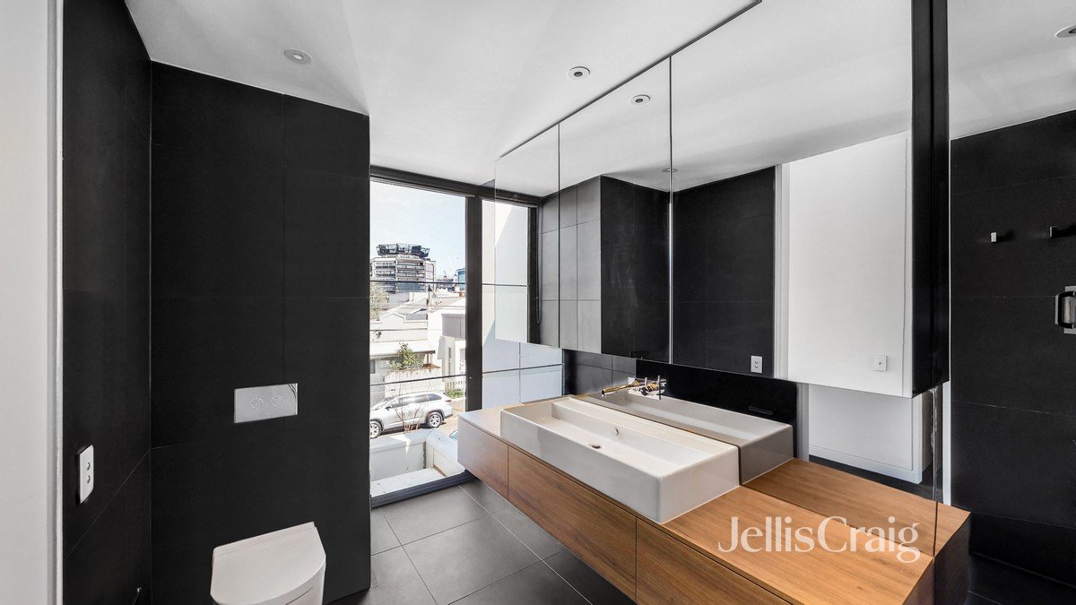 13 Moffat Street, South&nbsp;Yarra image 12