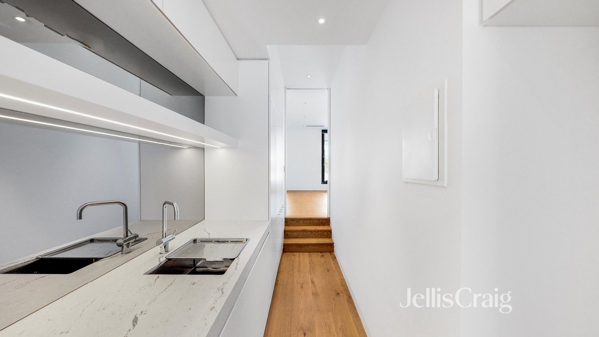 13 Moffat Street, South&nbsp;Yarra image 14