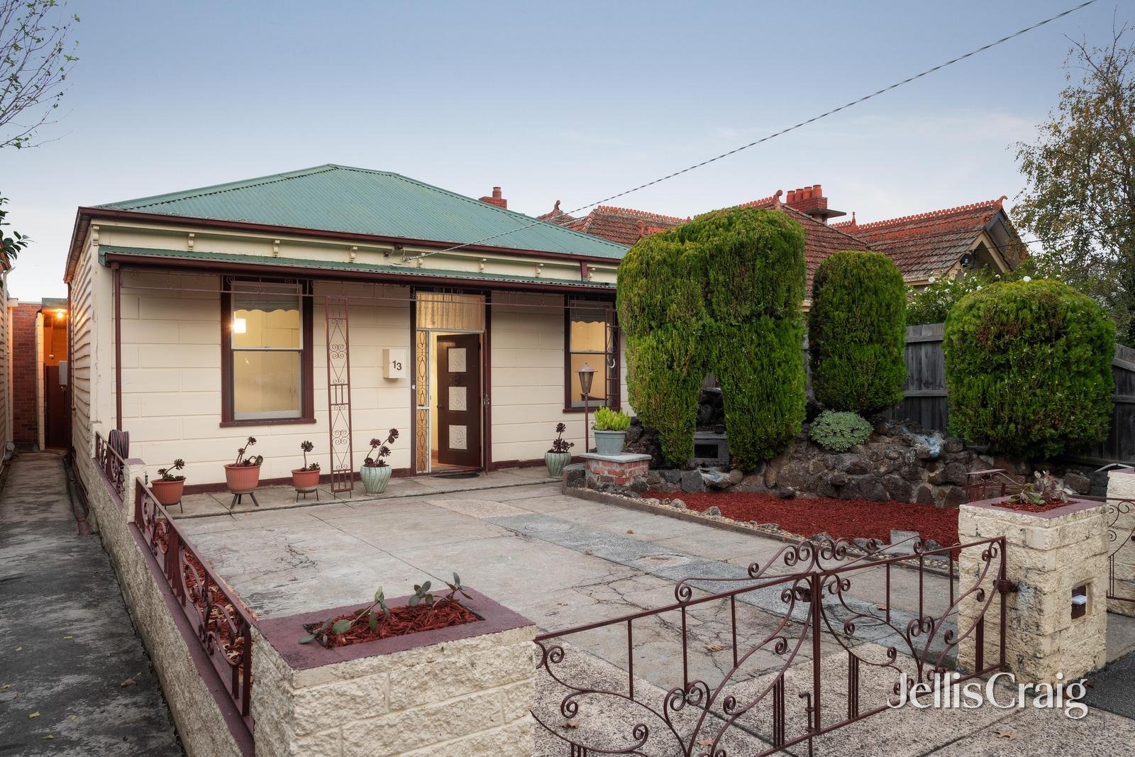 13 Moorhouse Street, Camberwell image 1