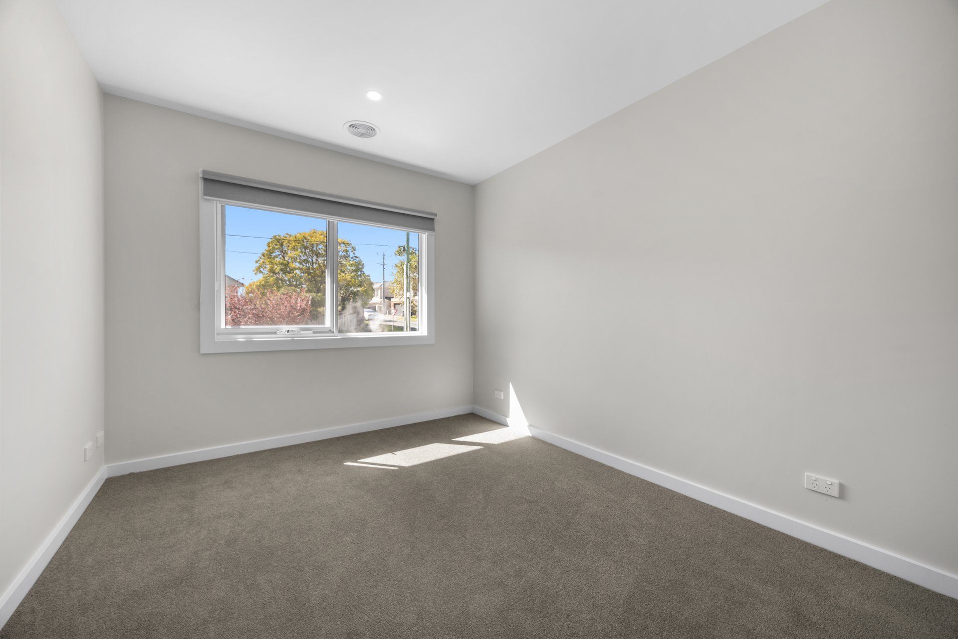 13 Moresby Avenue, Bulleen image 12