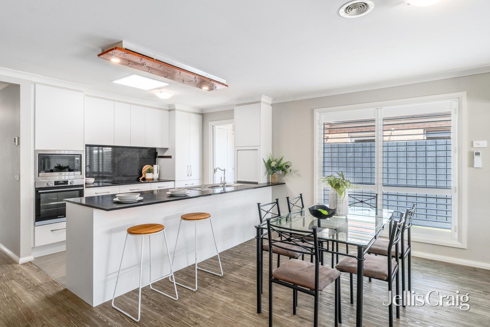 13 Moretti Court, Marshall image 2
