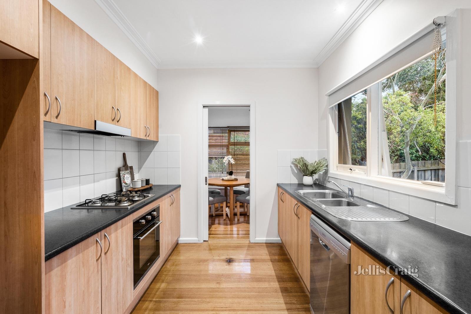 1/3 Morrison Court, Mount Waverley image 5