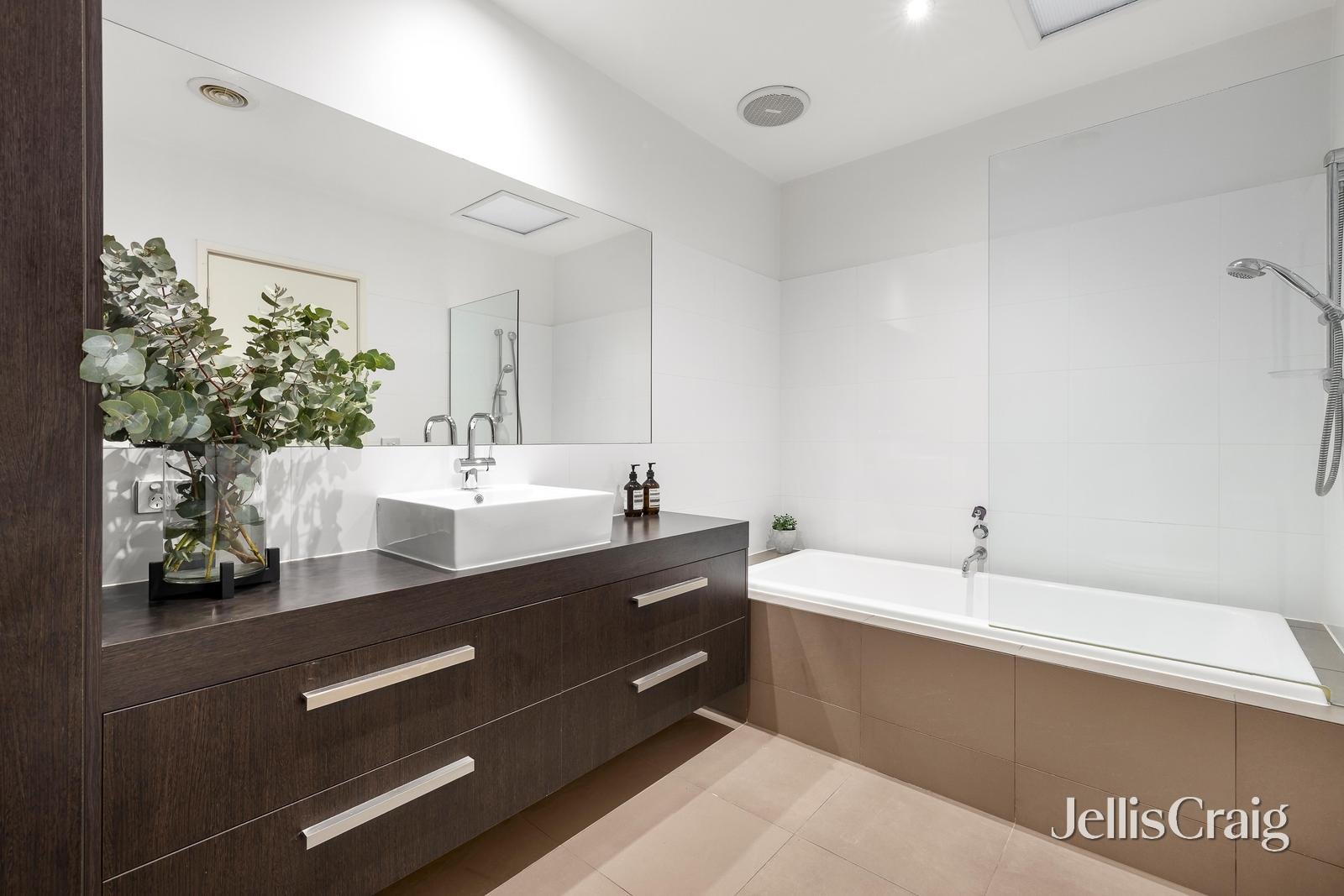 13 Mulsanne Lane, Bentleigh East image 12