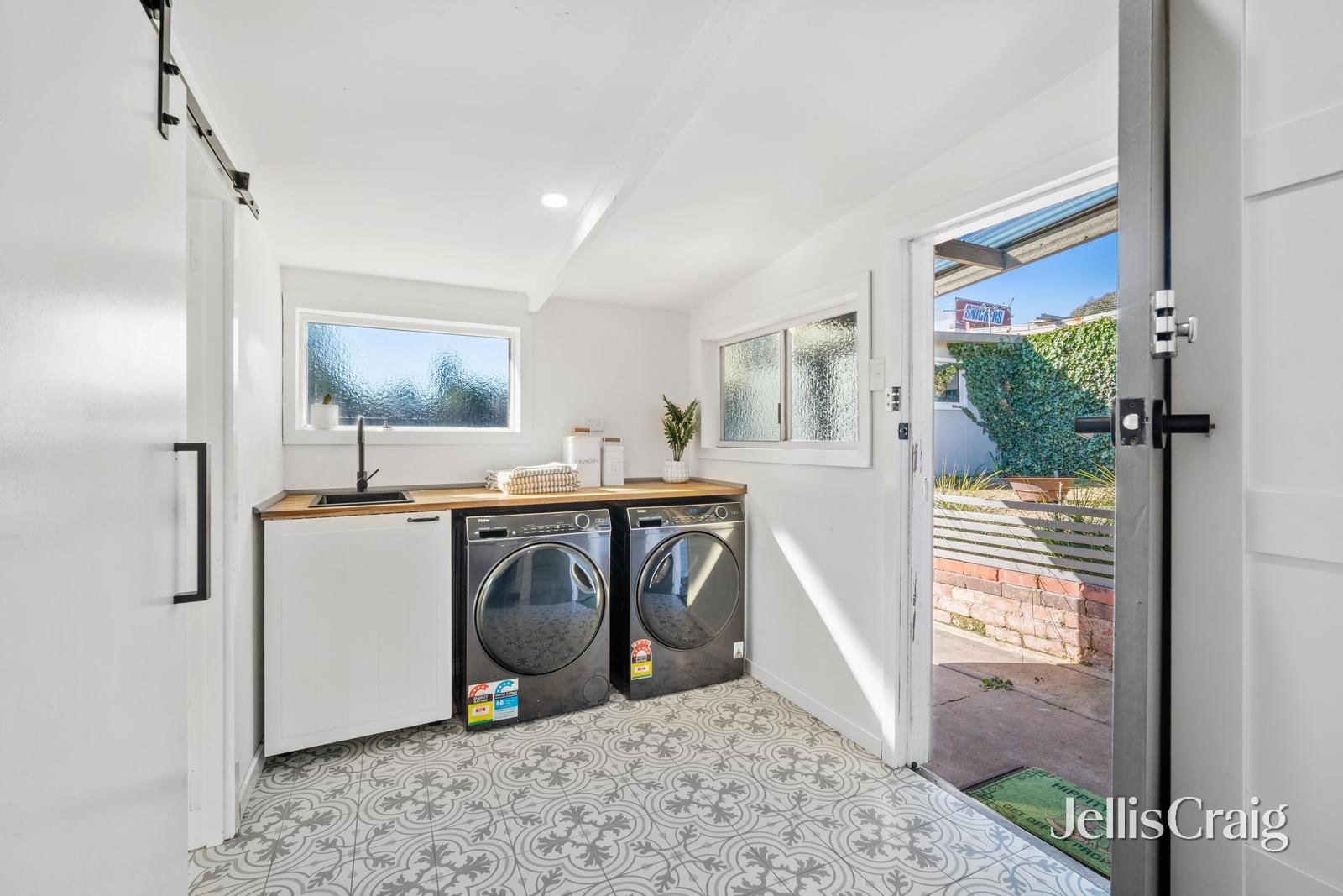 13 Napier Street, Black Hill image 11