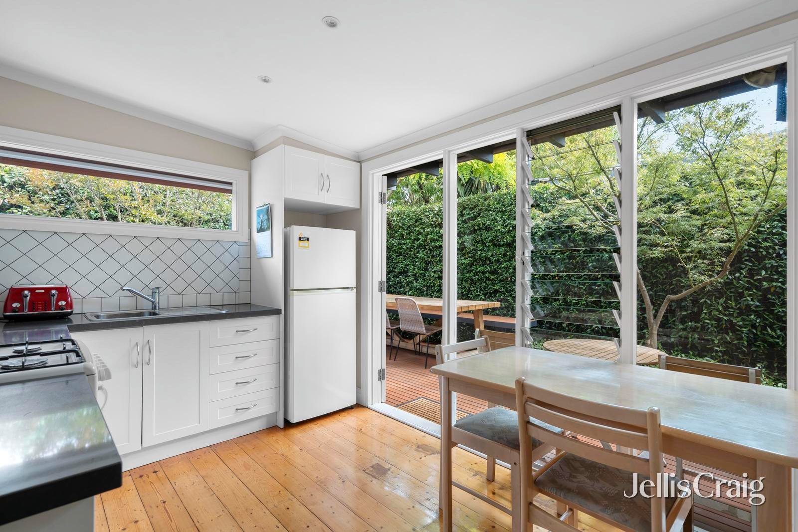 13 Nash Street, Brunswick image 5