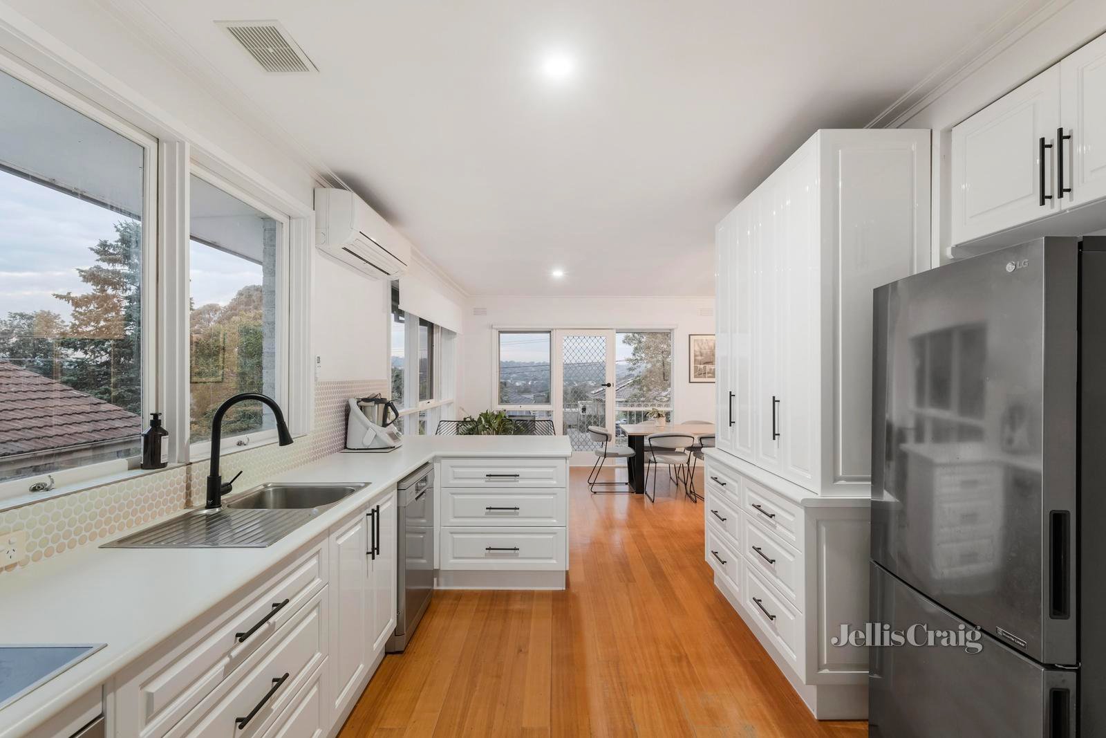 13 Neuparth Road, Croydon North image 5